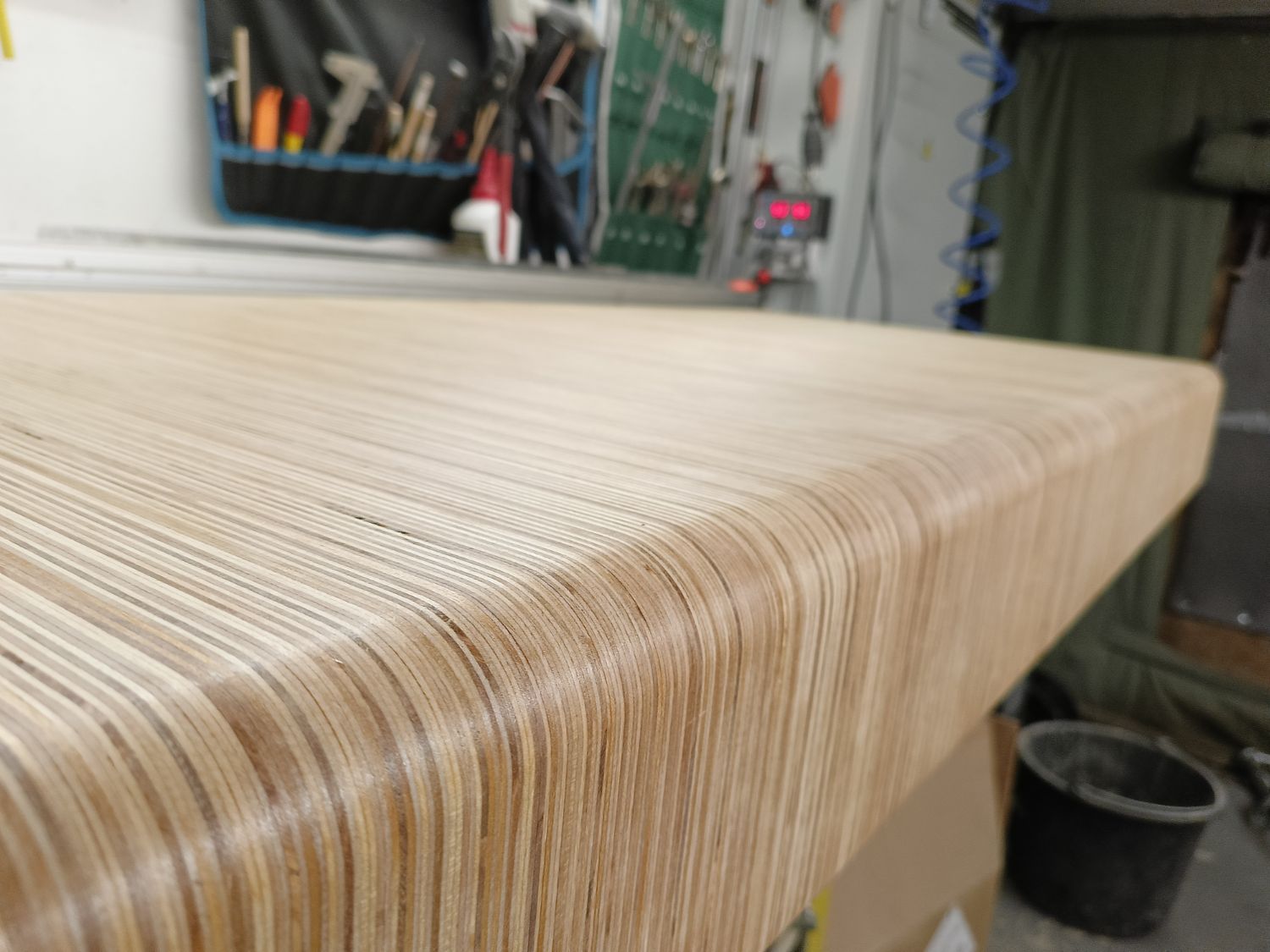 Предметы интерьера в стиле side plywood