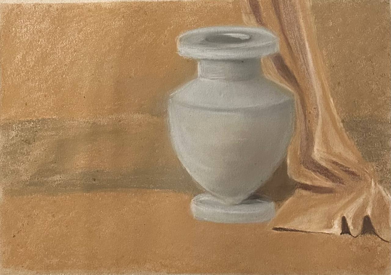 Гипсовая ваза академический рисунок